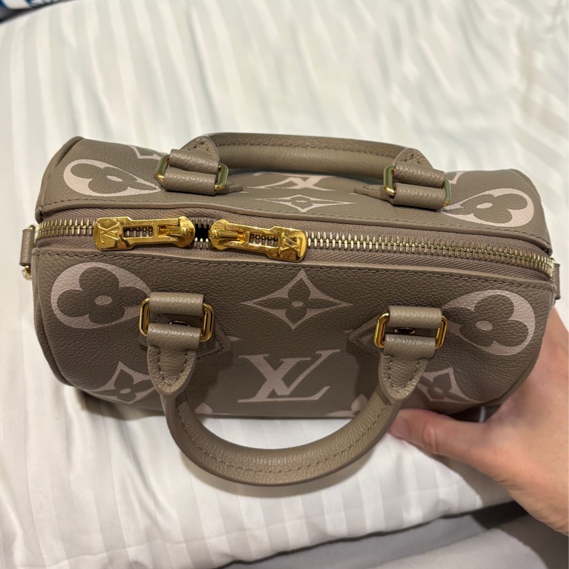 LV speedy20斑鳩灰真皮包-6