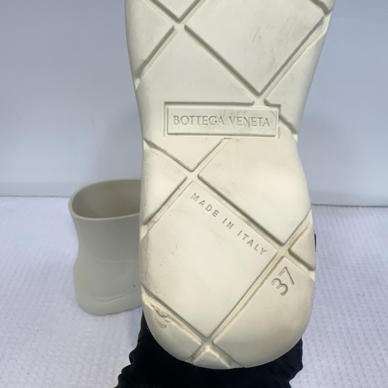 98新BV/葆蝶家米色橡膠靴雨雪靴 尺寸37碼-7