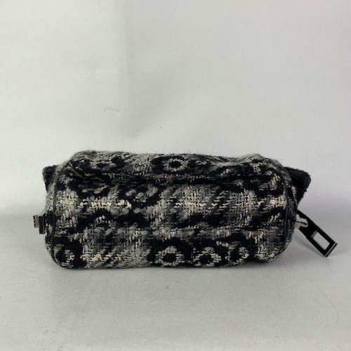 Chanel • 山茶花黑白毛呢拼皮多鏈條圓筒包 全網唯一-4