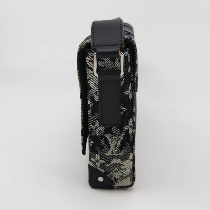 Louis Vuitton(LV)Trunk牛皮帆布花卉字母logo斜挎包-2