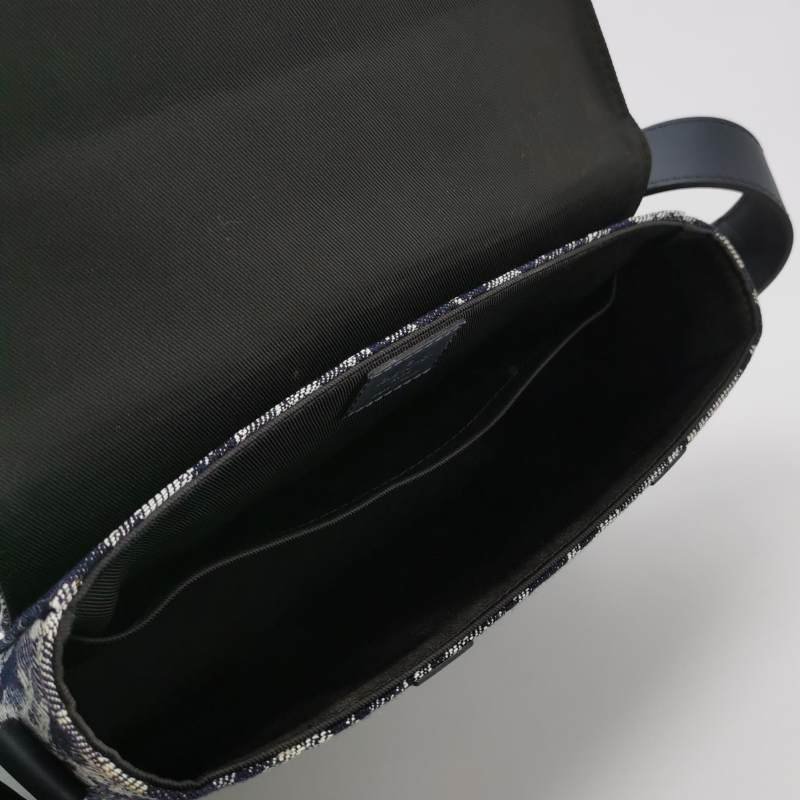 Louis Vuitton(LV)Trunk牛皮帆布花卉字母logo斜挎包-6