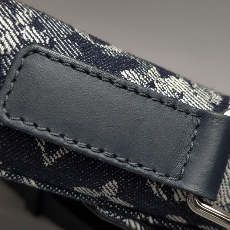 Louis Vuitton(LV)Trunk牛皮帆布花卉字母logo斜挎包-17