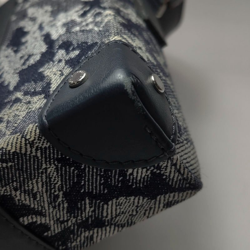 Louis Vuitton(LV)Trunk牛皮帆布花卉字母logo斜挎包-22