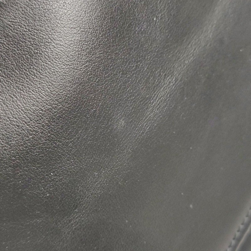 Prada 牛皮純色字母Logo手提包-12