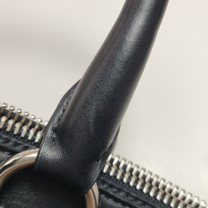 Prada 牛皮純色字母Logo手提包-15