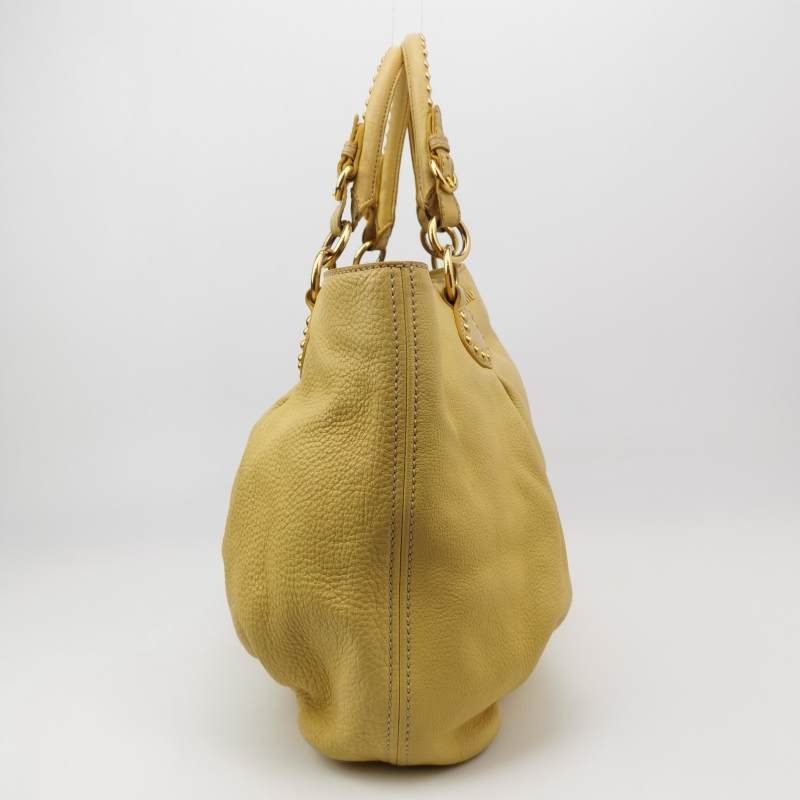 Miu Miu牛皮純色字母Logo鉚釘裝飾單肩包-2