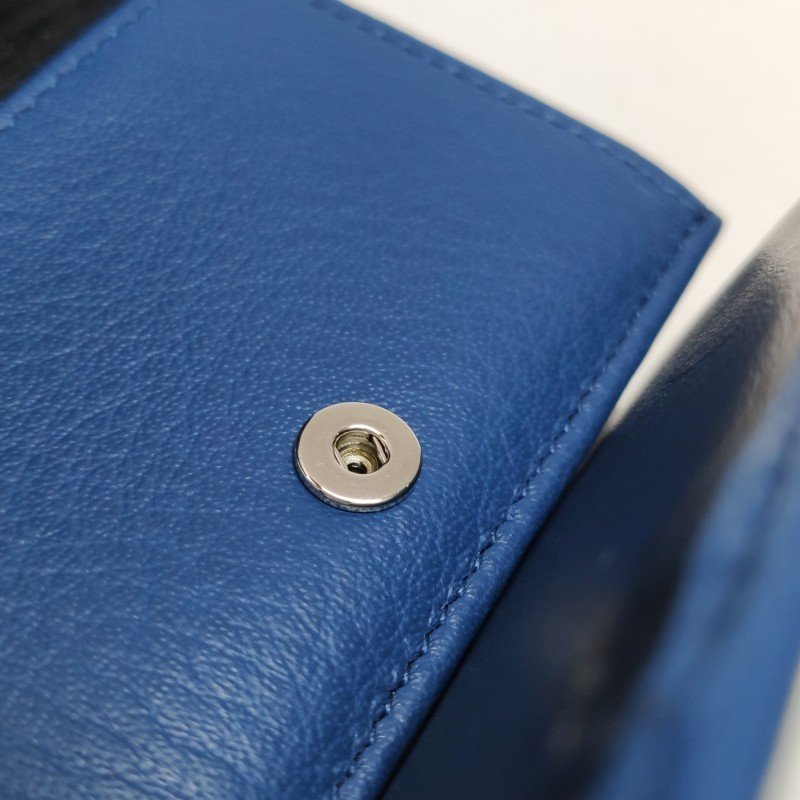 Balenciaga牛皮純色字母Logo錢包-8