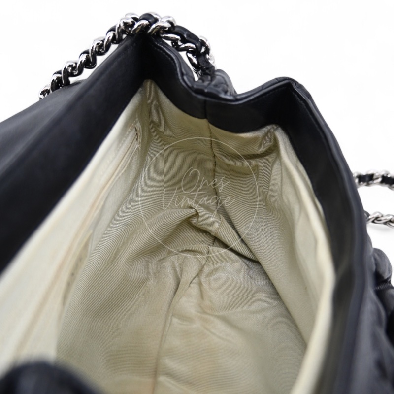 [Pre-owned] Chanel Black Caviar Chain Around Shoulder Bag-16