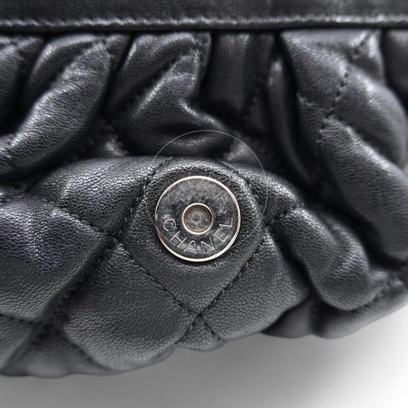 [Pre-owned] Chanel Black Caviar Chain Around Shoulder Bag-25