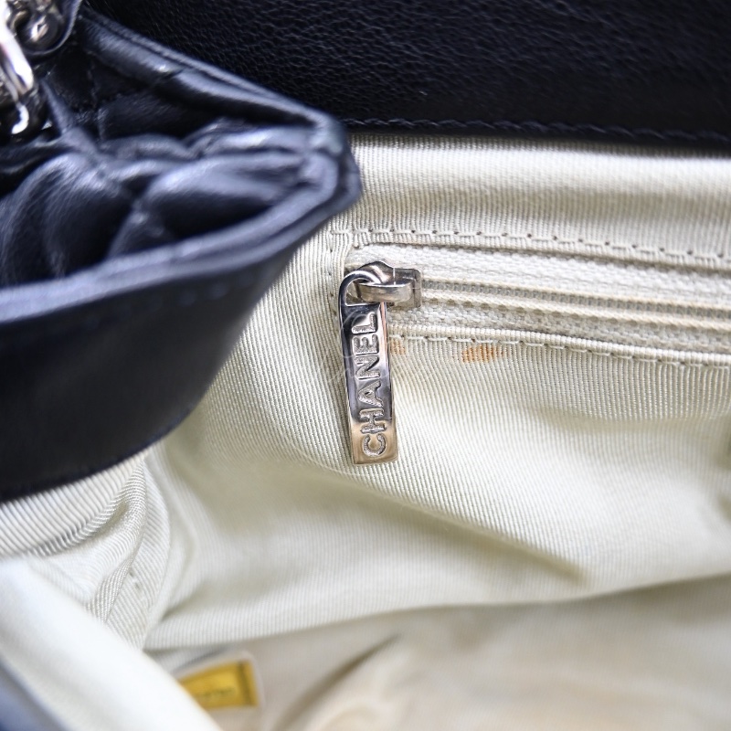 [Pre-owned] Chanel Black Caviar Chain Around Shoulder Bag-27