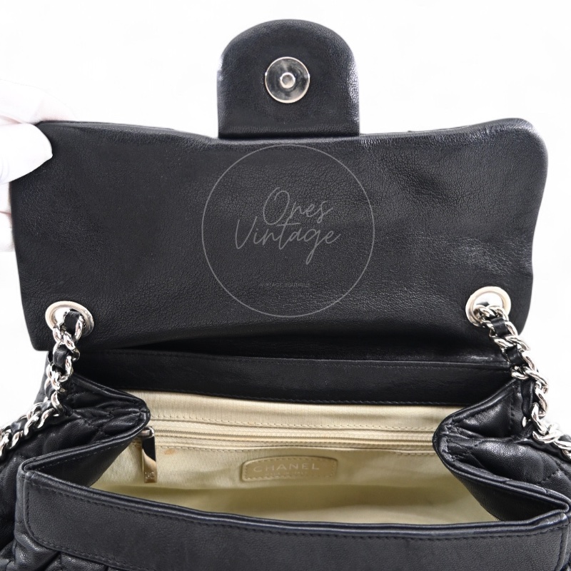 [Pre-owned] Chanel Black Caviar Chain Around Shoulder Bag-46