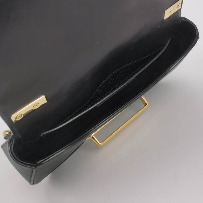 Prada Sidonie牛皮純色字母logo書封式插扣單肩包-6