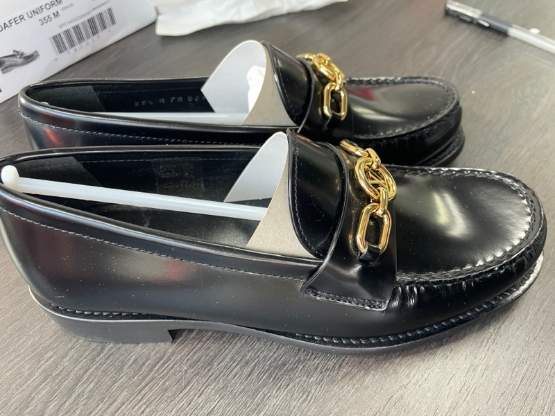 99新lv路易威登25111910黑色樂福35.5碼-1