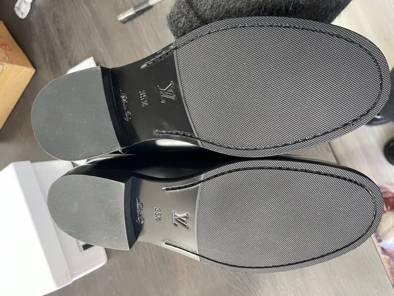 99新lv路易威登25111910黑色樂福35.5碼-3