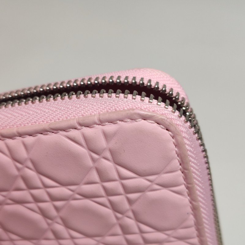 Dior牛皮純色藤格紋拉鏈錢包-12