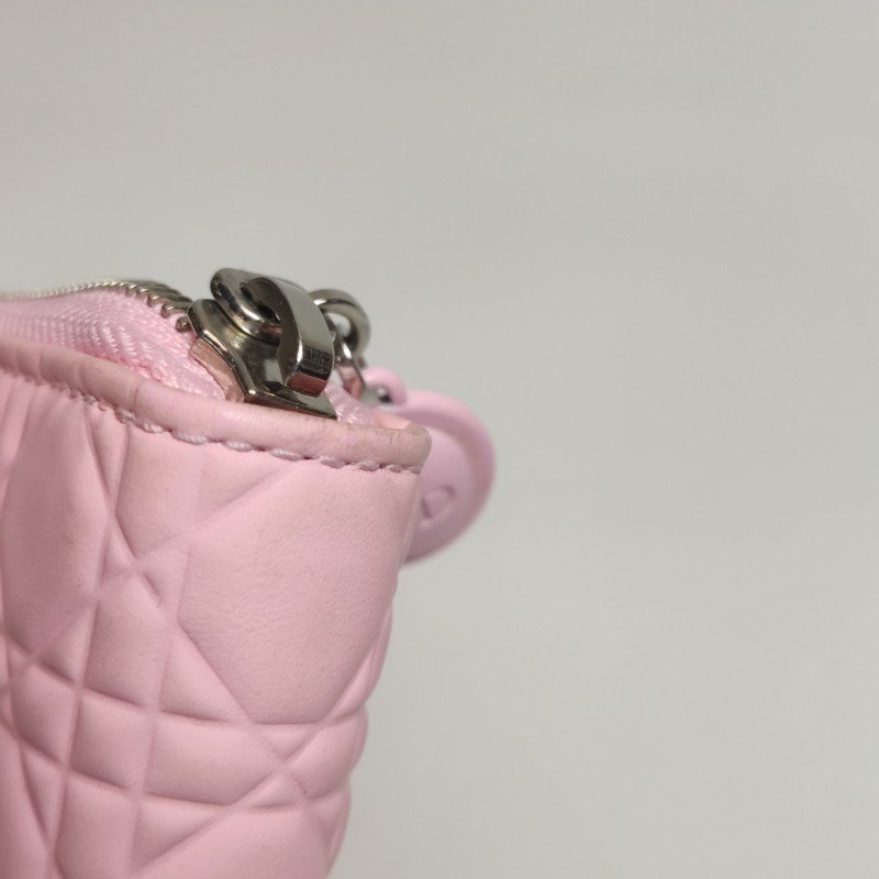 Dior牛皮純色藤格紋拉鏈錢包-13