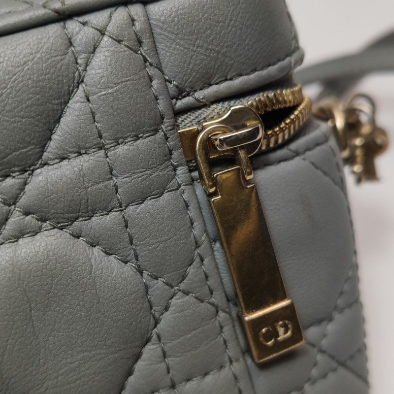 Dior Lady Dior Vanity超迷你牛皮純色藤格紋斜挎包單肩包-15