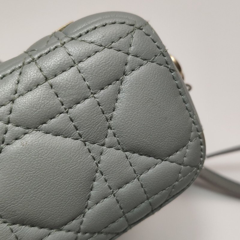 Dior Lady Dior Vanity超迷你牛皮純色藤格紋斜挎包單肩包-17