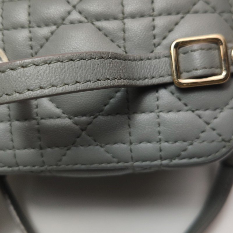 Dior Lady Dior Vanity超迷你牛皮純色藤格紋斜挎包單肩包-19