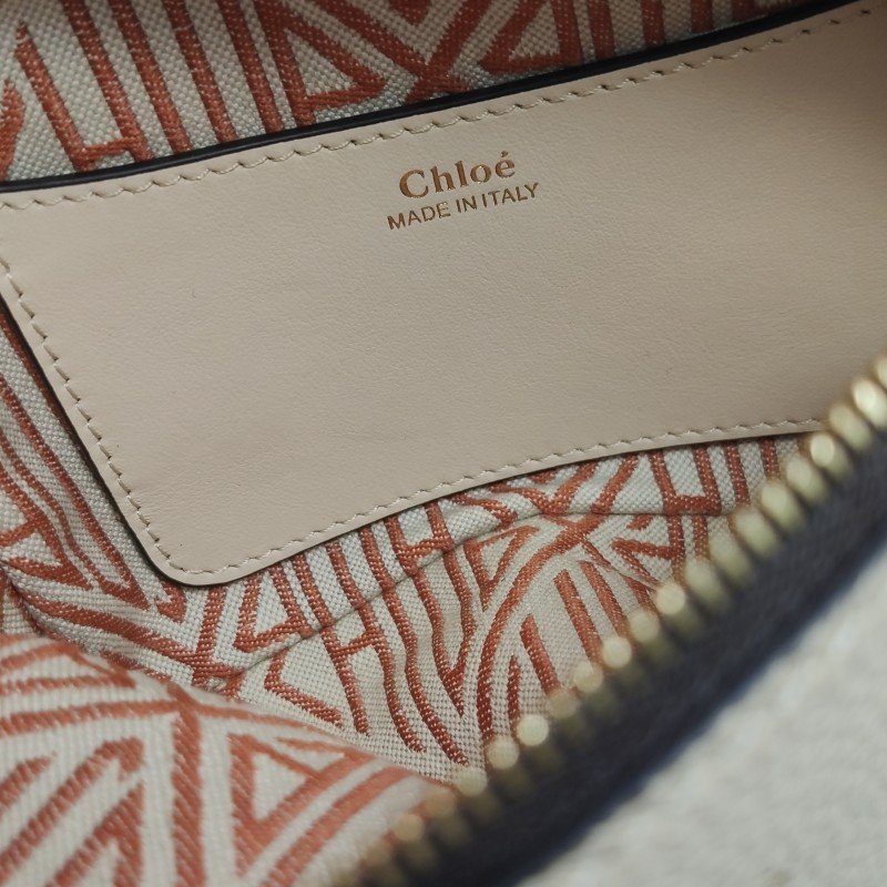 Chloe Daria迷你牛皮純色字母Logo拉鏈斜挎包單肩包-8