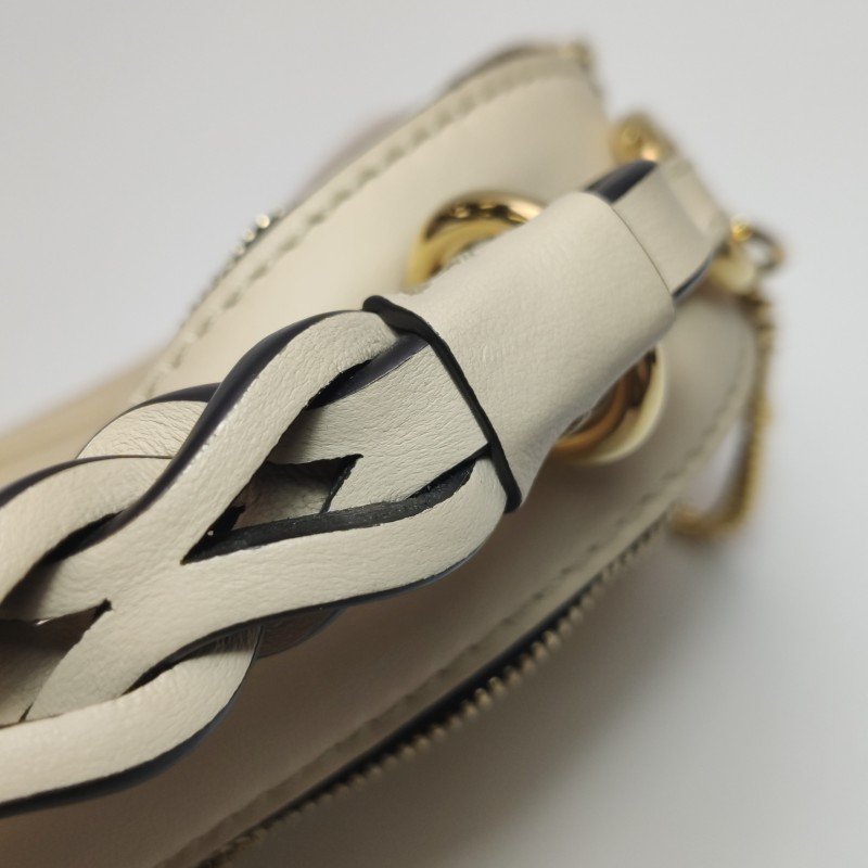 Chloe Daria迷你牛皮純色字母Logo拉鏈斜挎包單肩包-13