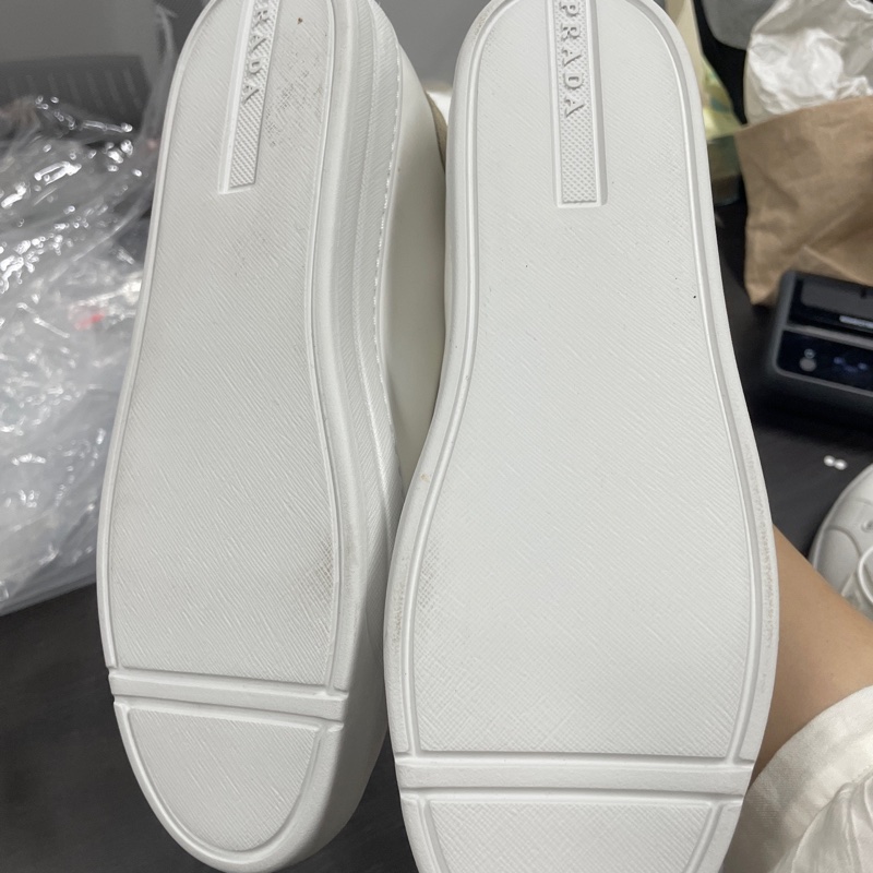 99新prada普拉達2591740三角標休閒板鞋38碼-2