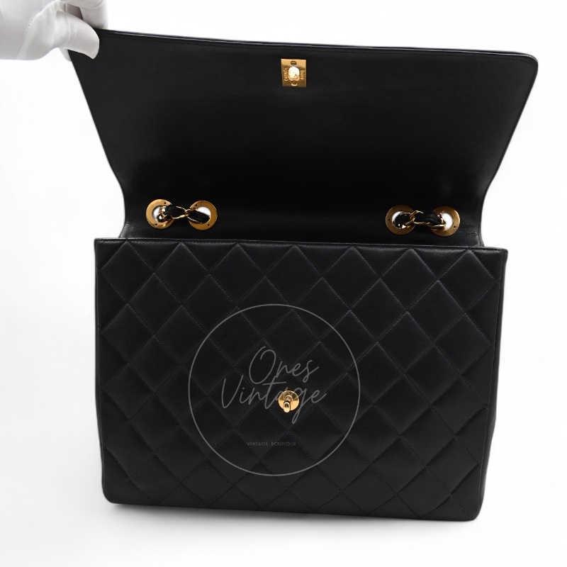 [Pre-owned] Chanel Vintage Maxi CC Black lambskin Straight Flap Bag-21