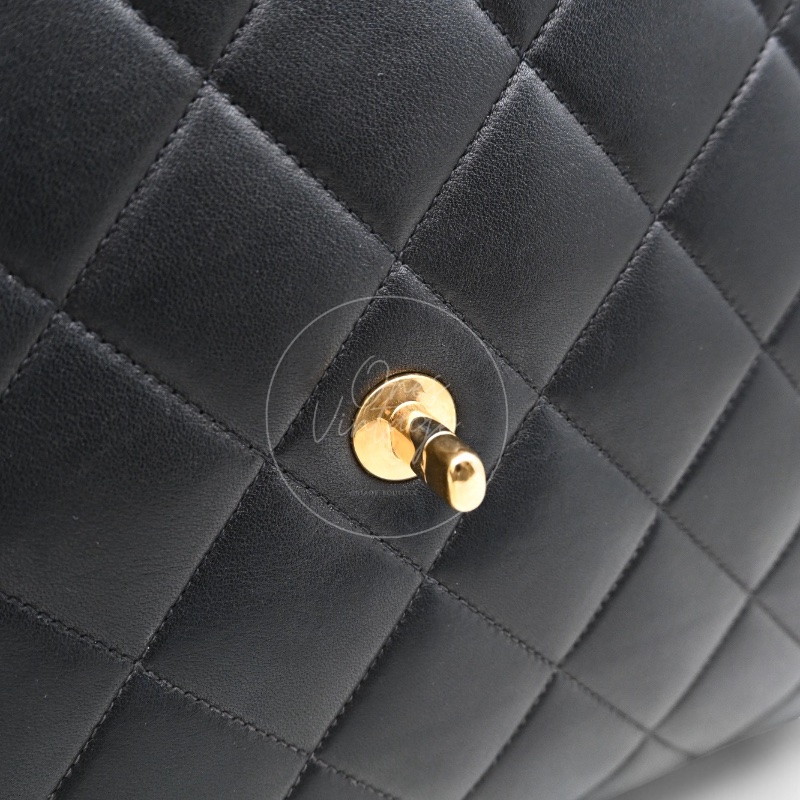 [Pre-owned] Chanel Vintage Maxi CC Black lambskin Straight Flap Bag-24