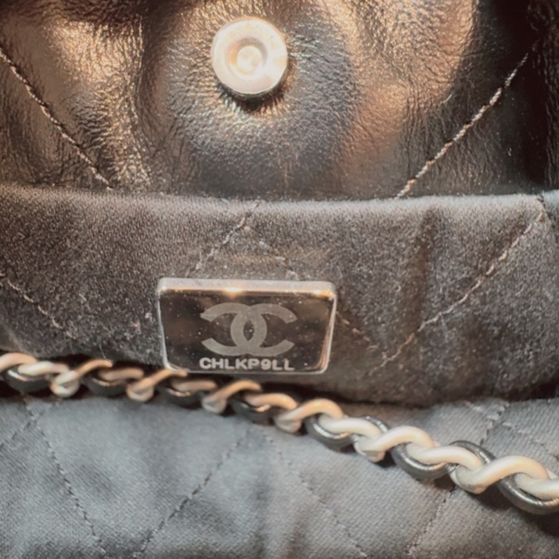 Chanel 22bag mini 黑銀羊皮-11