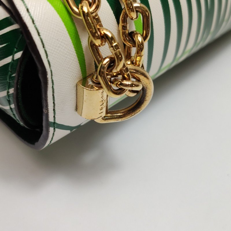 Louis Vuitton(LV)Twist中號牛皮植物印花LV旋轉鎖扣單肩包-10