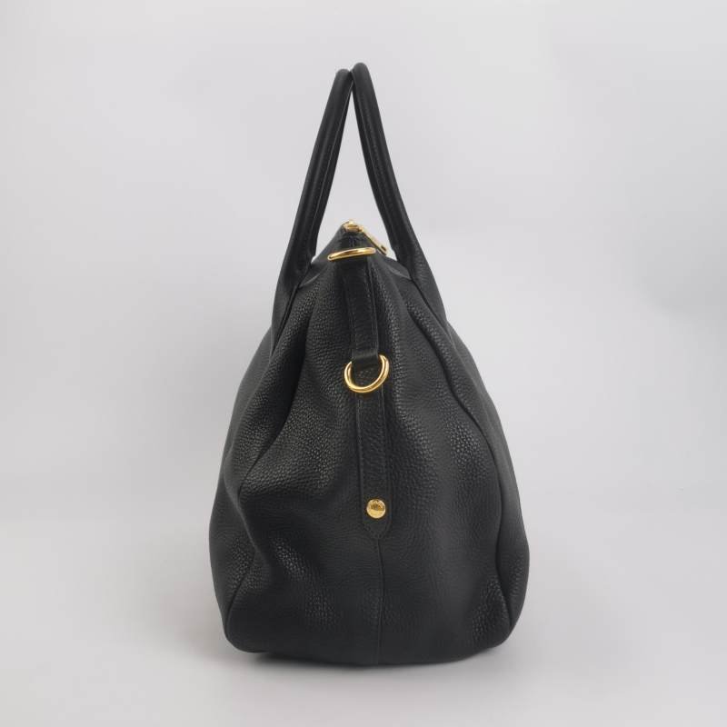 Prada牛皮純色字母Logo單肩包-2