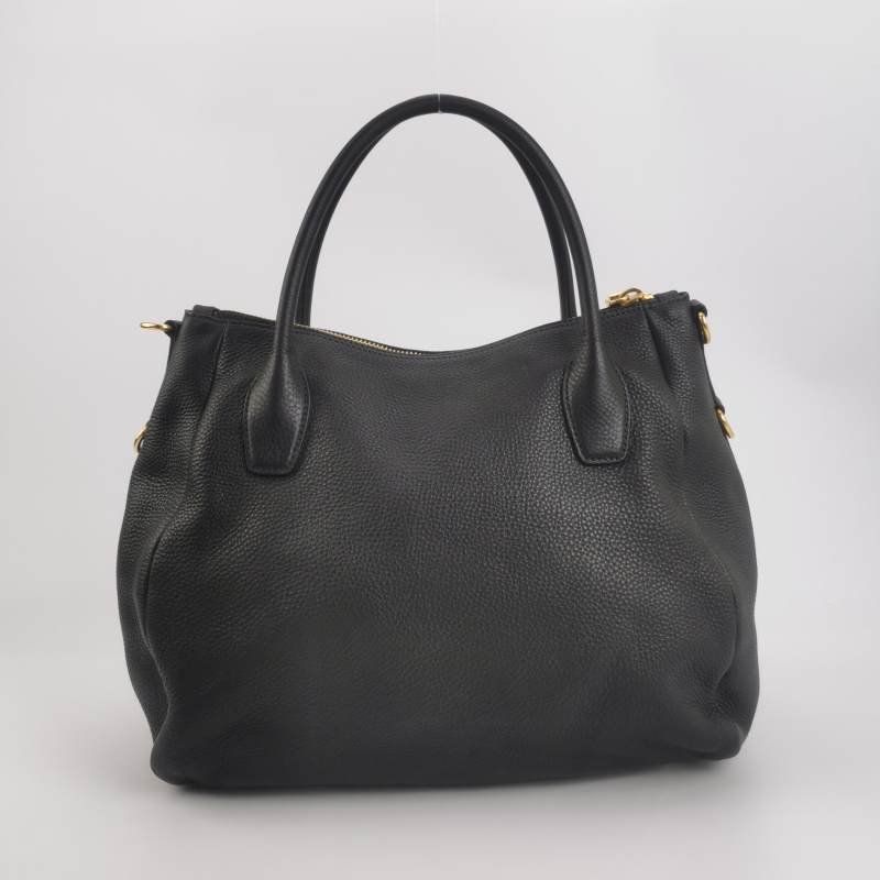 Prada牛皮純色字母Logo單肩包-4