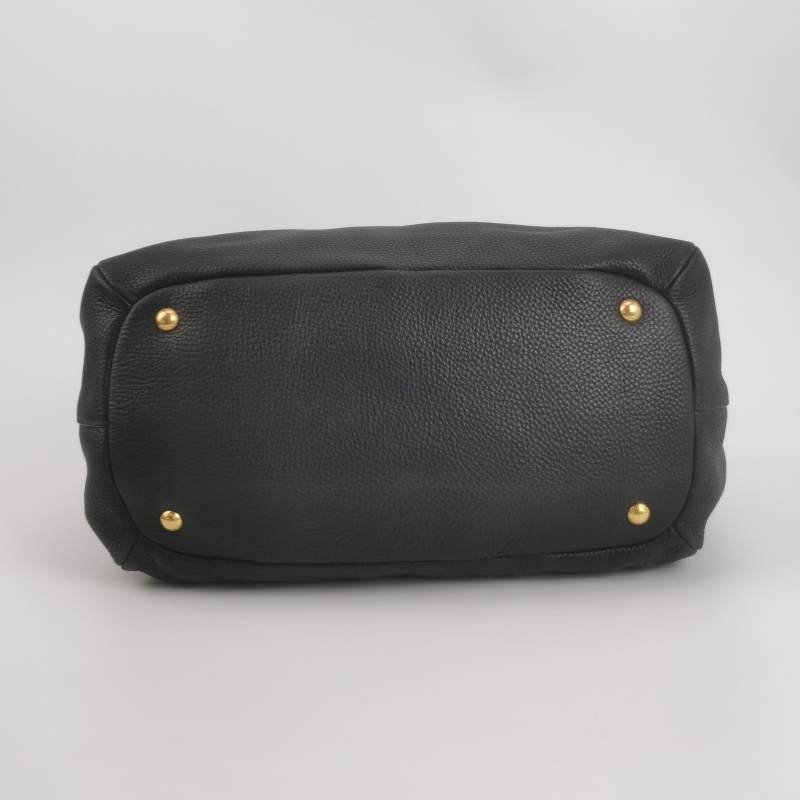 Prada牛皮純色字母Logo單肩包-5