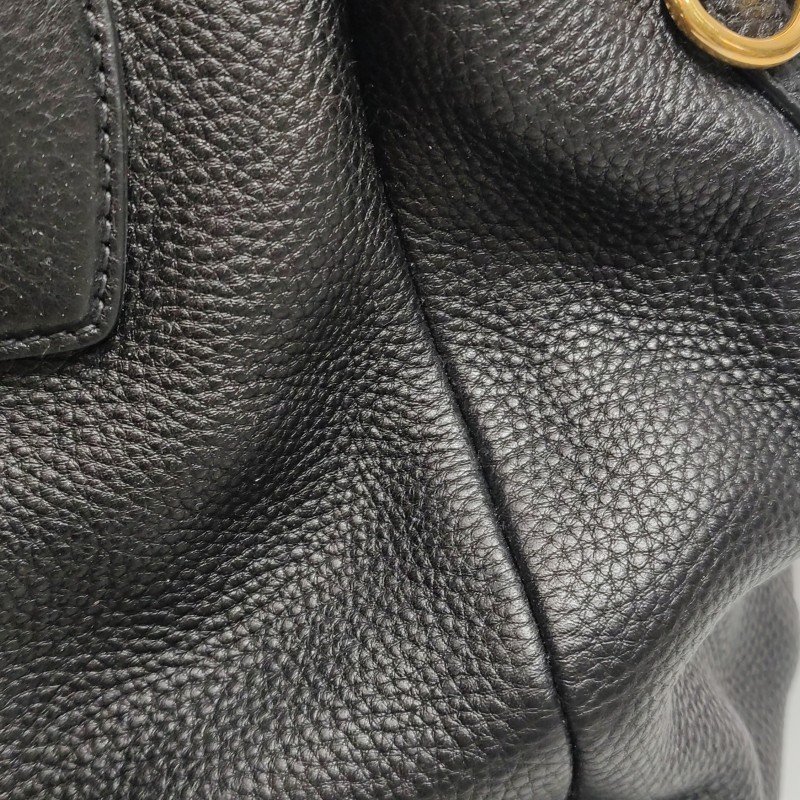 Prada牛皮純色字母Logo單肩包-16