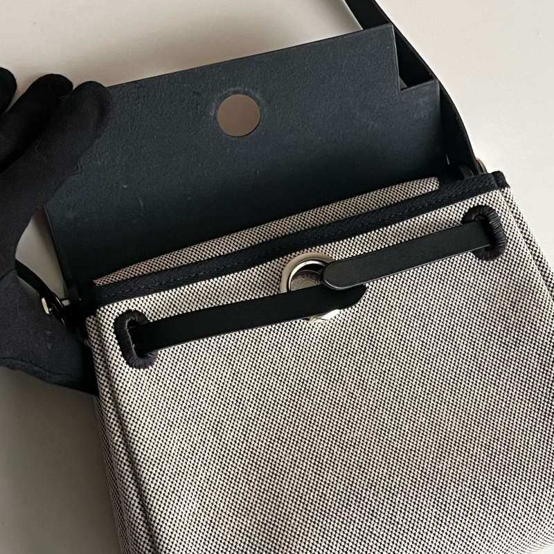 全新全配👜Hermes Mini herbag 斜背包 熊貓配色 銀扣(石板灰)K刻-3