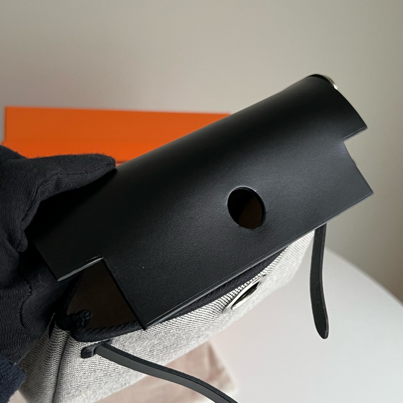 全新全配👜Hermes Mini herbag 斜背包 熊貓配色 銀扣(石板灰)K刻-7