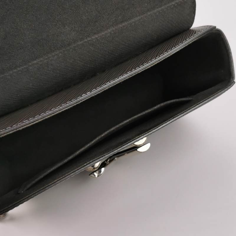 Louis Vuitton(LV)Twist中號牛皮水波紋LV旋轉鎖扣斜挎包單肩包-6