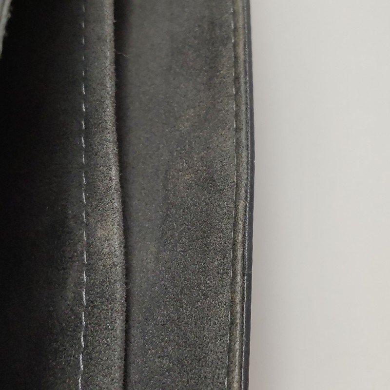 Louis Vuitton(LV)Twist中號牛皮水波紋LV旋轉鎖扣斜挎包單肩包-9