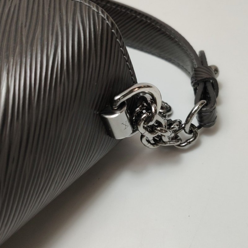 Louis Vuitton(LV)Twist中號牛皮水波紋LV旋轉鎖扣斜挎包單肩包-12