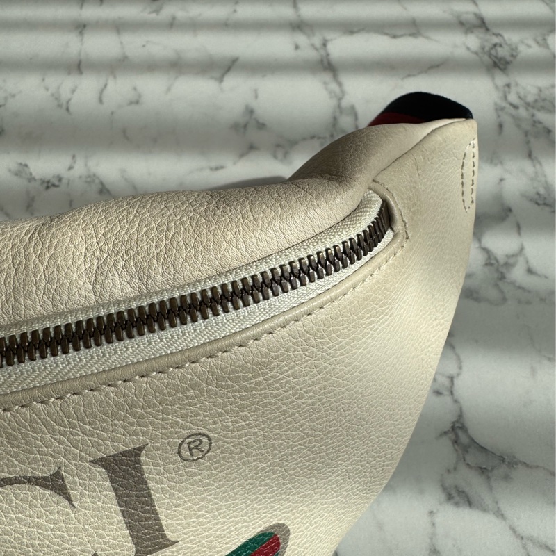 Gucci白皮革胸口包-11