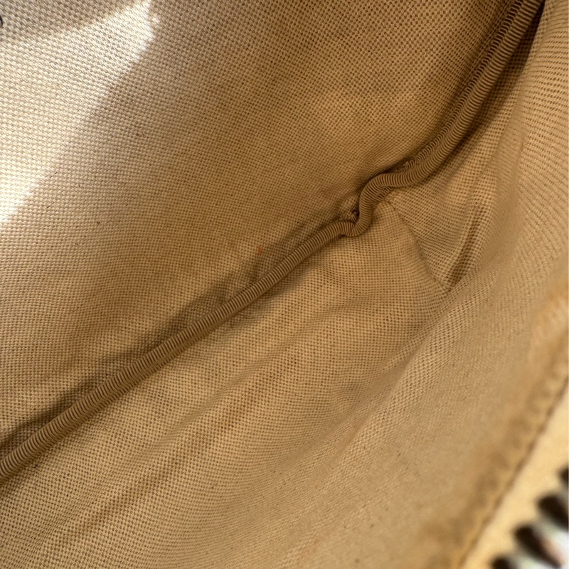 Gucci白皮革胸口包-20