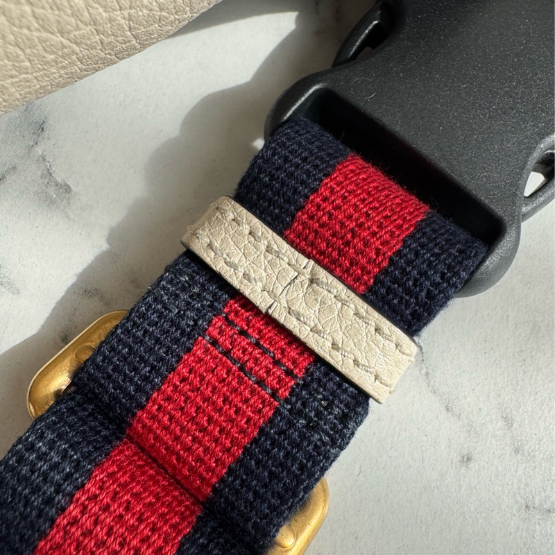 Gucci白皮革胸口包-31