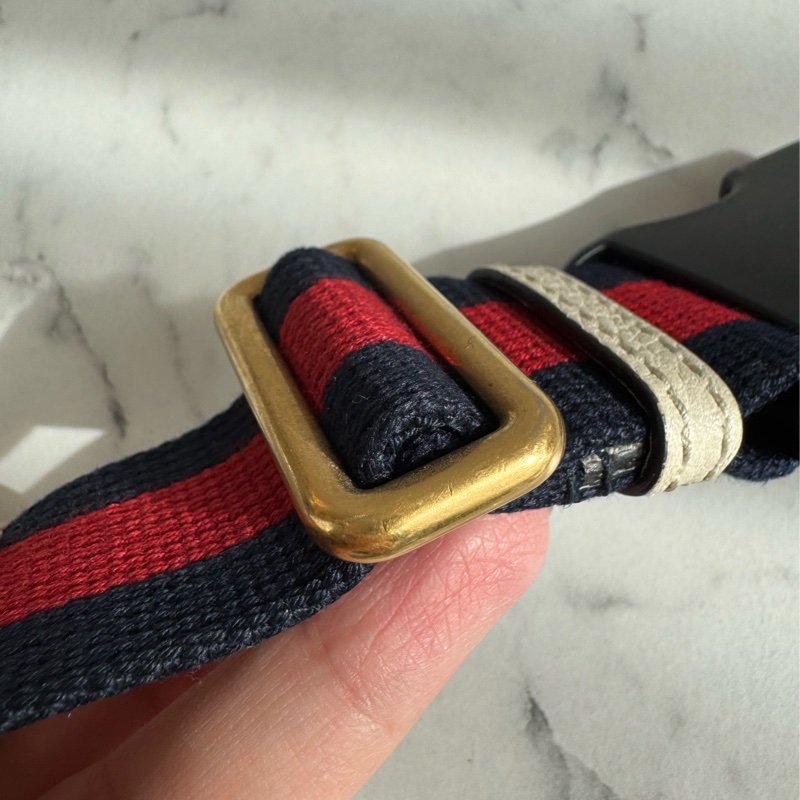 Gucci白皮革胸口包-36