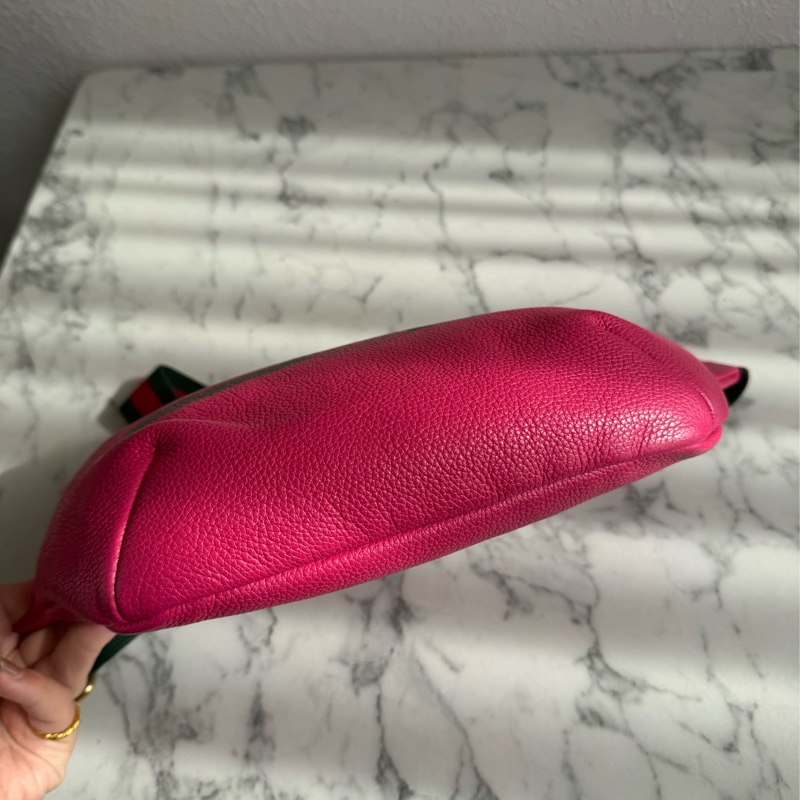 Gucci粉紅皮革胸口包-3