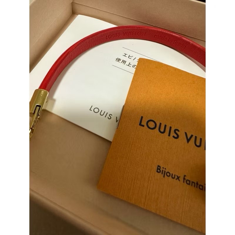 正品Louis Vuitton紅色皮愛心手鍊手環9.9新品🔥超值降價-1