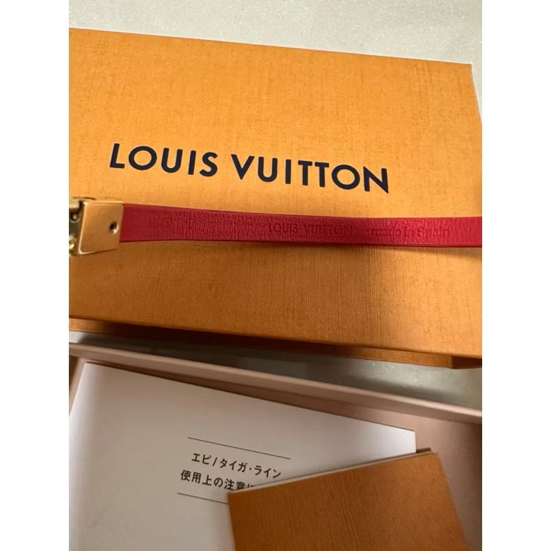 正品Louis Vuitton紅色皮愛心手鍊手環9.9新品🔥超值降價-2