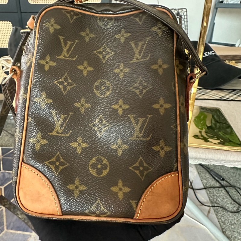 LV雙層相機包 老花斜背包 肩背包-4