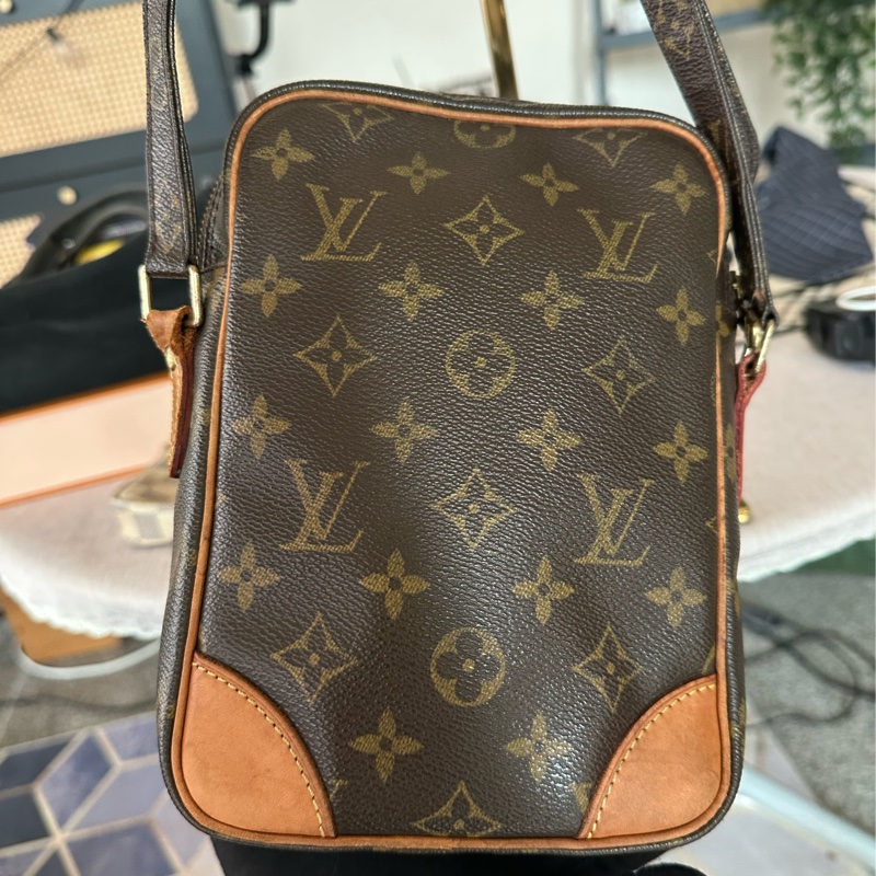 LV雙層相機包 老花斜背包 肩背包-10