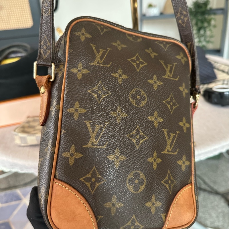 LV雙層相機包 老花斜背包 肩背包-11