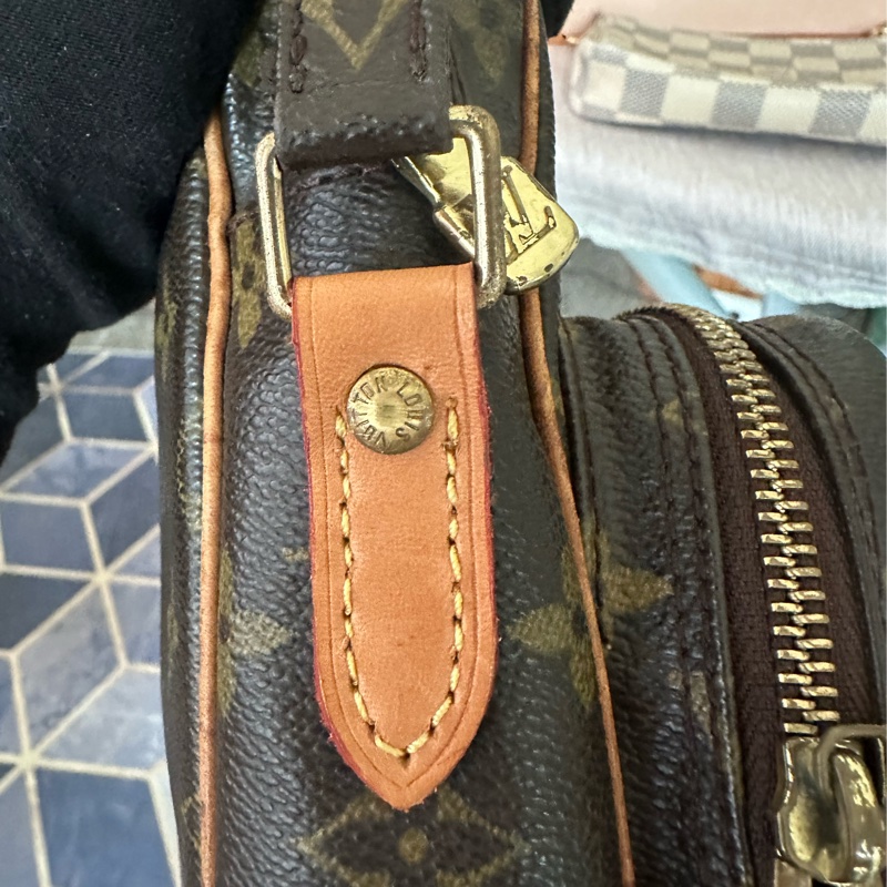 LV雙層相機包 老花斜背包 肩背包-25